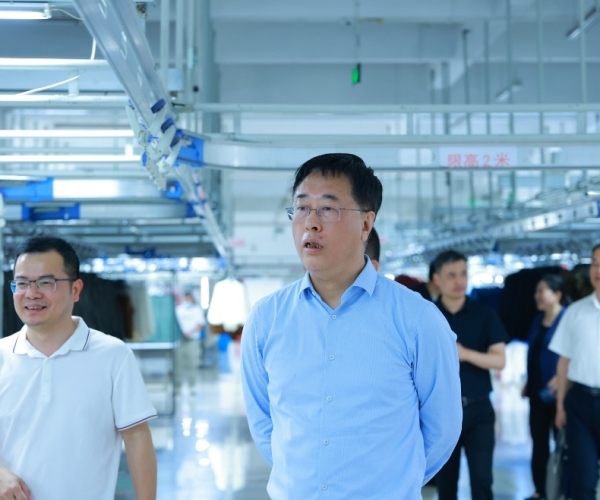 农行总行田继敏向导一行调研AG8亚洲游戏国际集团丝绸 共探银企相助新机缘